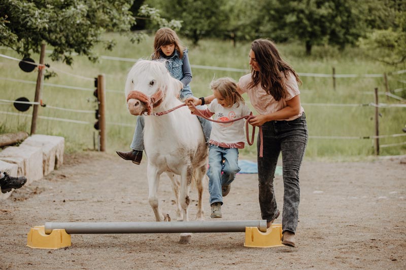 Einzeltherapie mit Pferden für Kinder